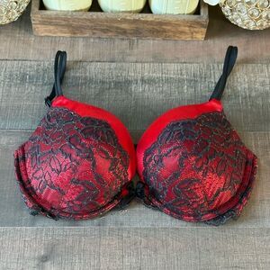 Victoria’s Secret Very Sexy Plunge Bra 26D